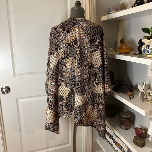 Satin Style Shawl - Picture 2 of 3